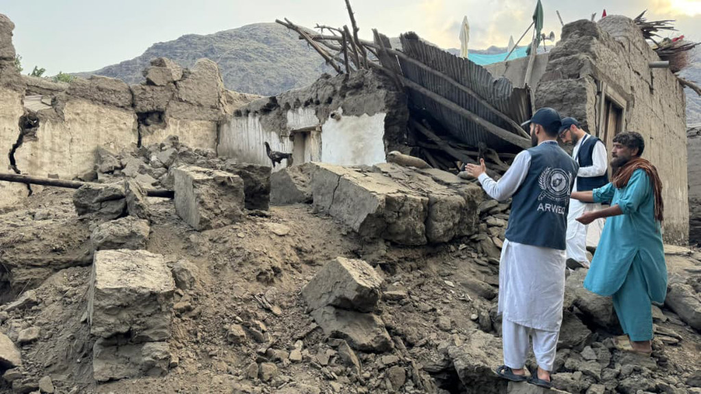 UNHCR's partner, AREWO, assess the needs of the Afghans affected by the earthquake that hit the region on 31 August.